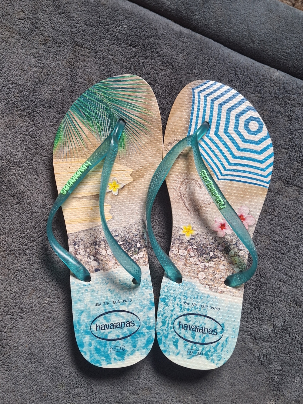 Havaianas Teal Strap Flip Flops with Beach Print New Without Tags!